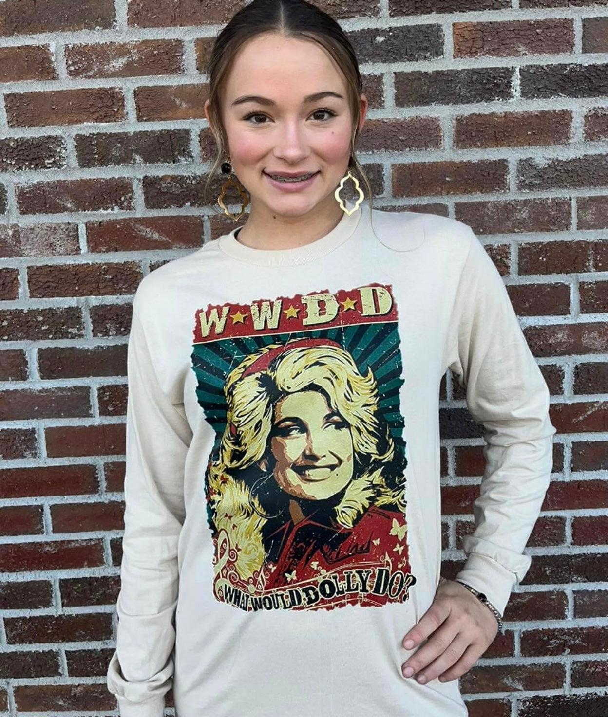 What Would Dolly Do long Sleeve Gildan  ivory Tshirt